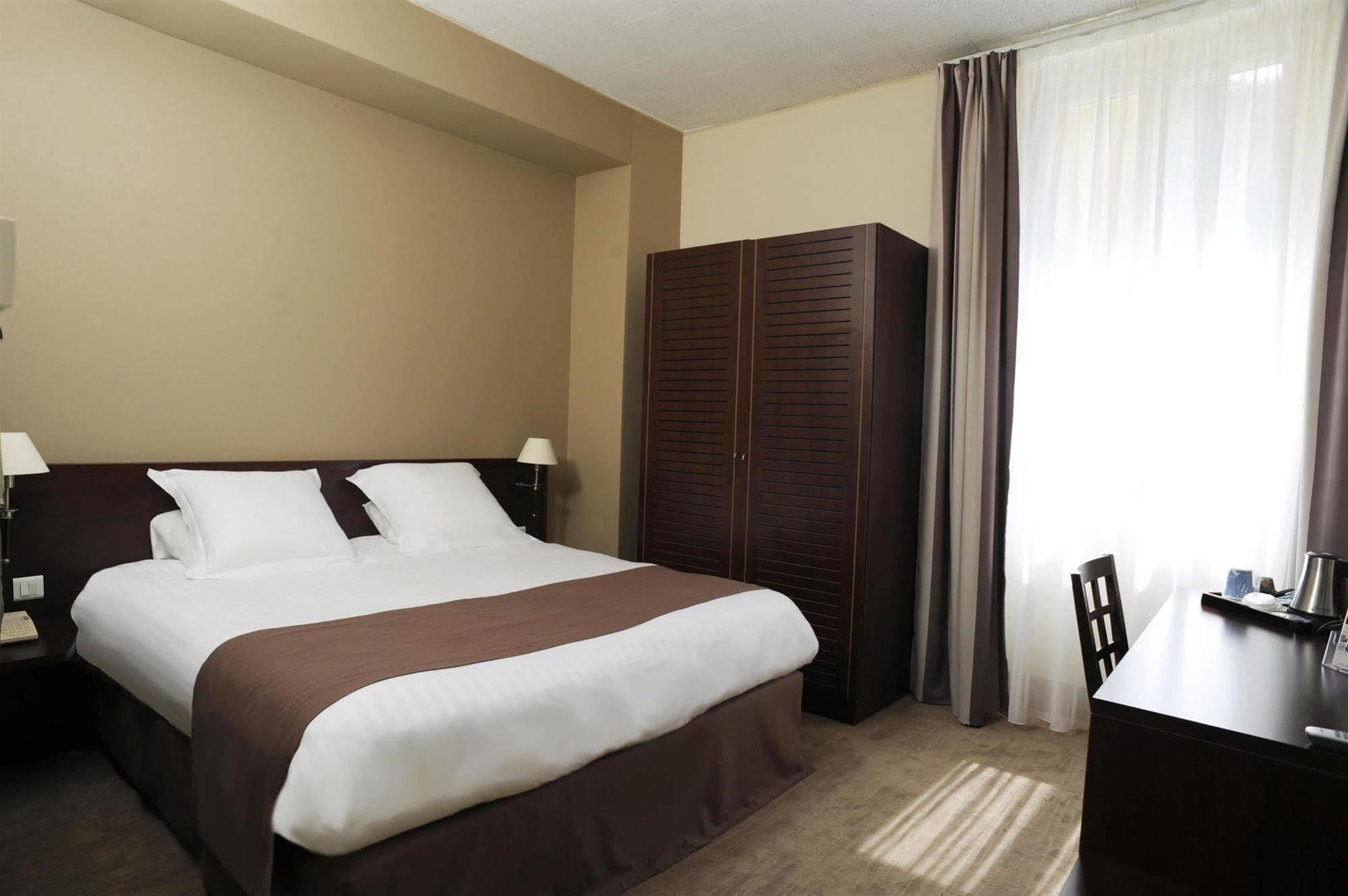 Hotel Le Noailles Nice Gare Room photo
